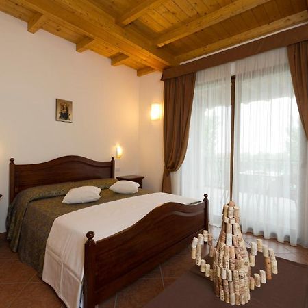 Locanda Ristorante Al Cardellino Бардолино Экстерьер фото