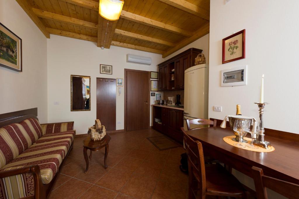 Locanda Ristorante Al Cardellino Бардолино Номер фото
