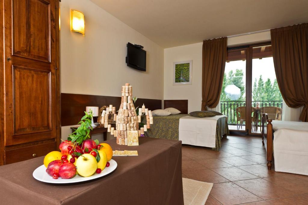 Locanda Ristorante Al Cardellino Бардолино Номер фото